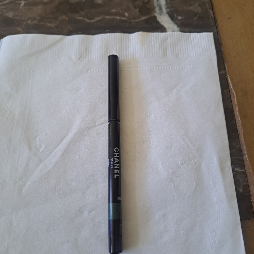 CHANEL Le Stylo Yeux Waterproof Eyeliner - #46 Vert Emeraude